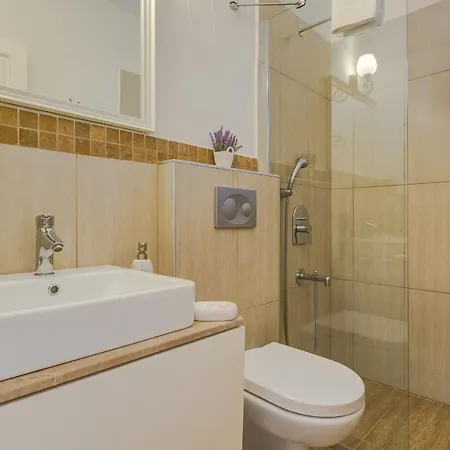 Fora Hotel 2*