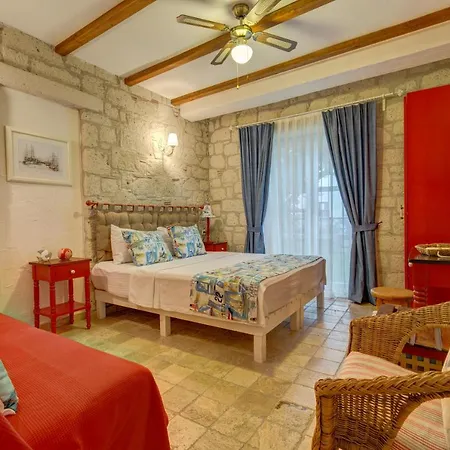 Fora 2* Alacati