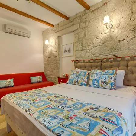 Fora Hotel 2*