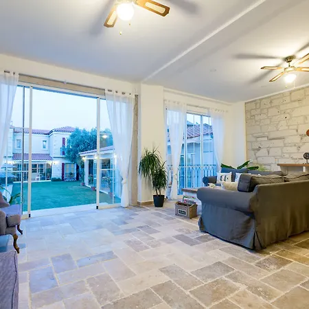 ホテル Fora アラカティ